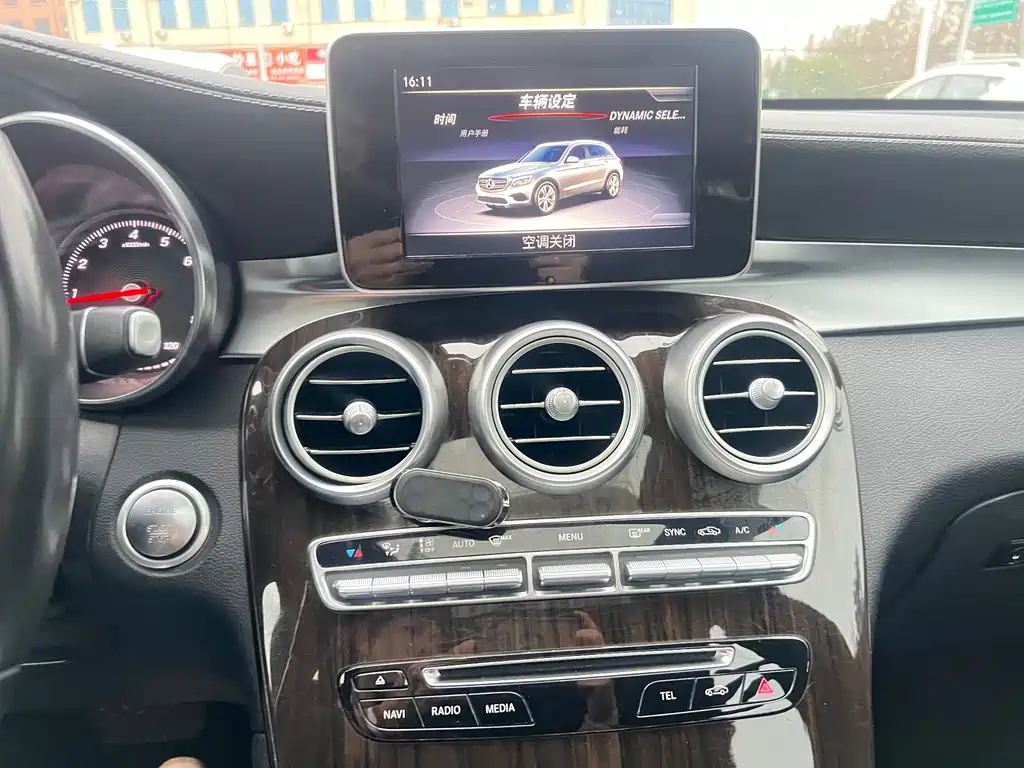 Mercedes-Benz GLC 2019 GLC 260 4MATIC