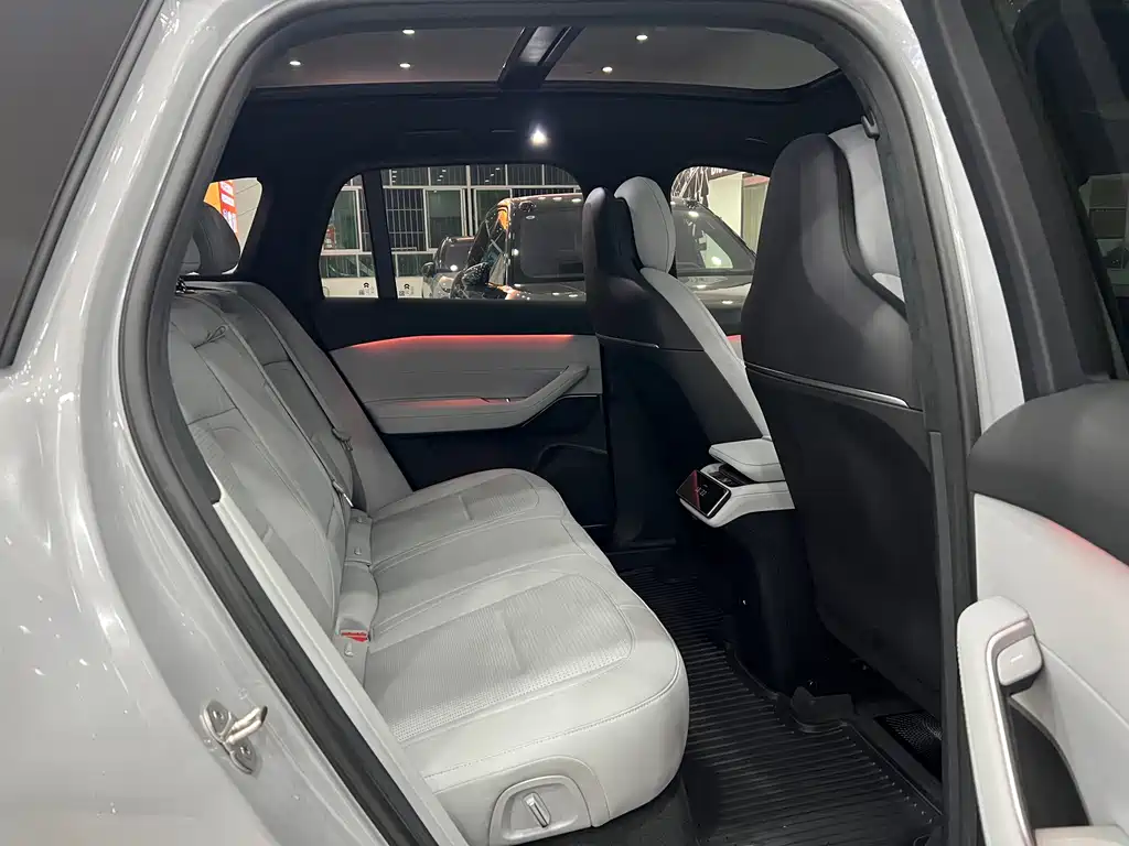 NIO ES6 — миниатюра 14