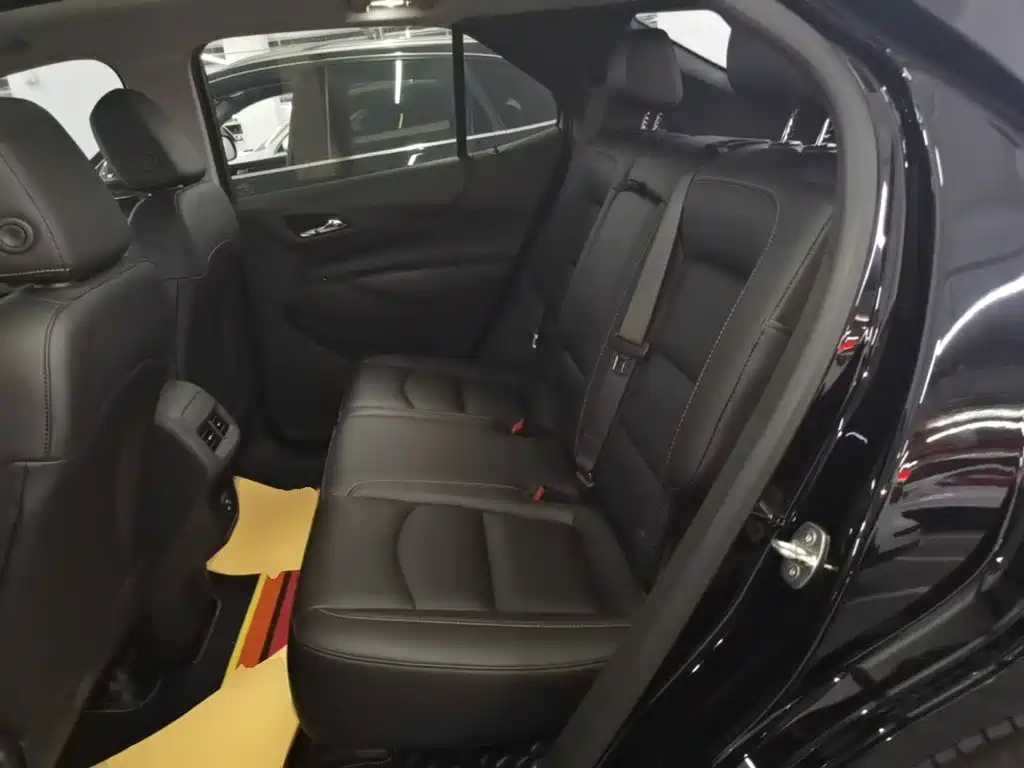 Chevrolet Equinox — миниатюра 17