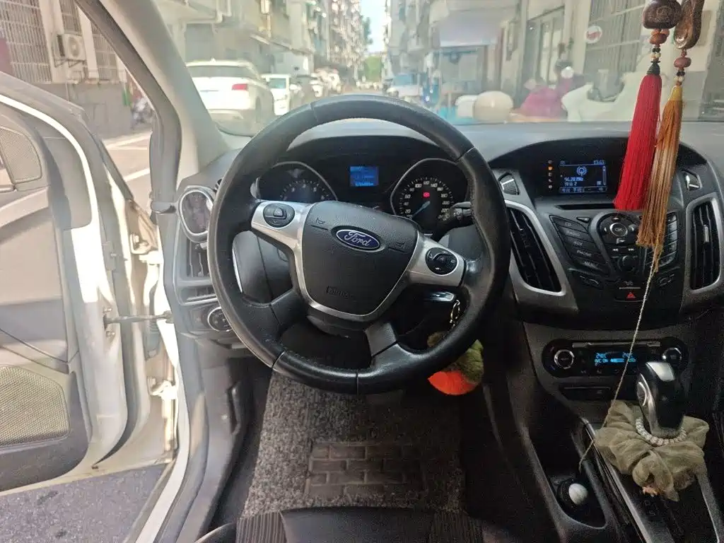 Ford Focus — миниатюра 6