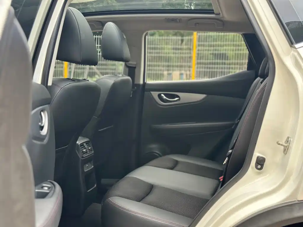Nissan Qashqai — миниатюра 10