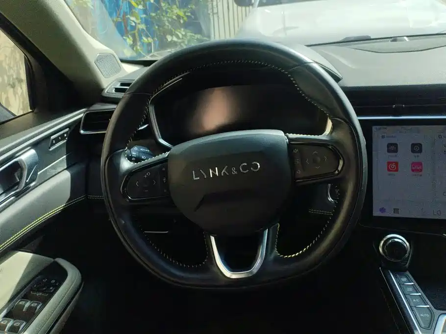 Lynk & Co 05 — миниатюра 15