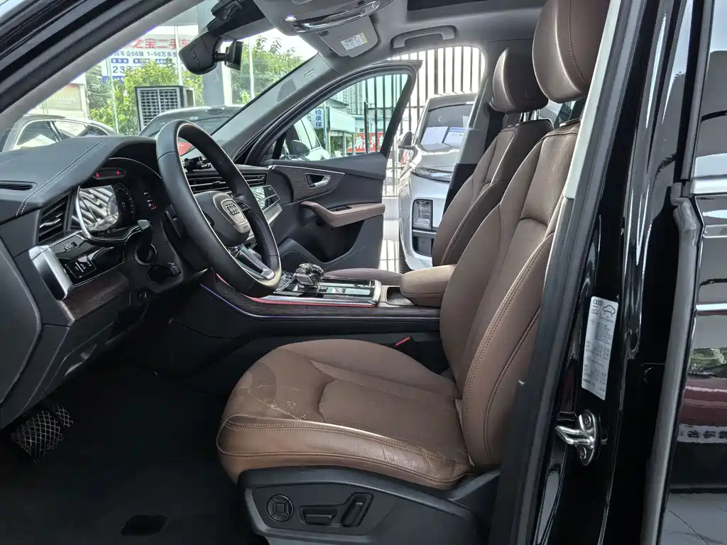 Audi Q7 — миниатюра 5