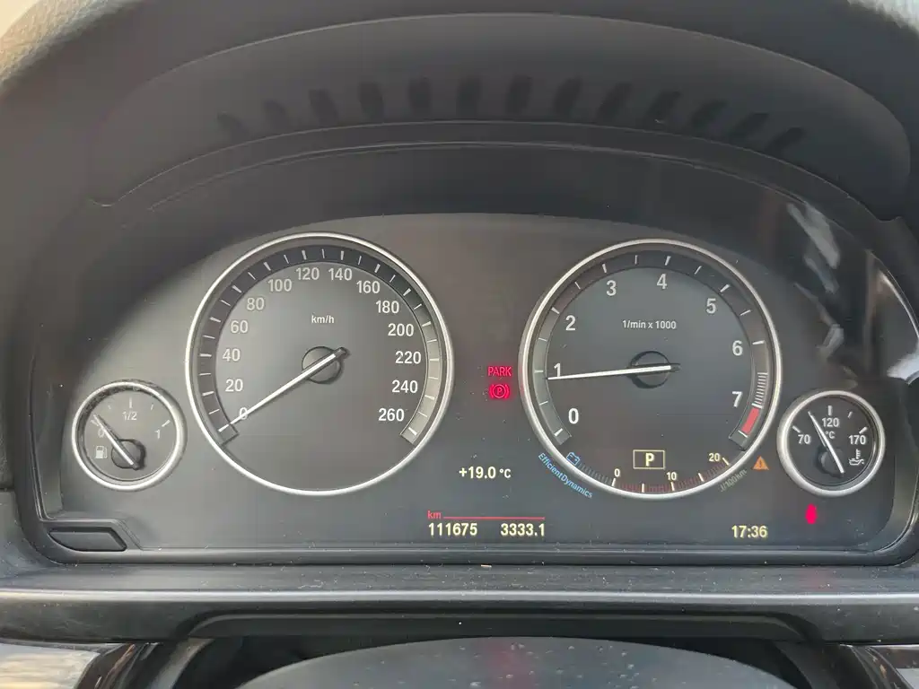 BMW 5 Series — миниатюра 11