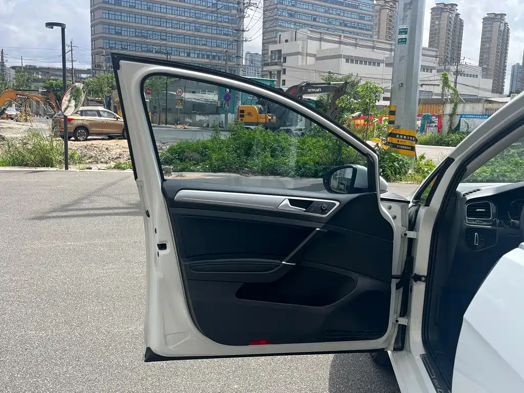 Volkswagen Golf — миниатюра 10