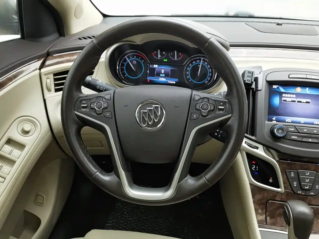Buick LaCrosse — миниатюра 11