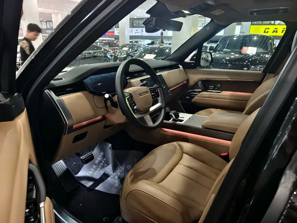 Land Rover Range Rover 2025 3.0 L6 400PS Long Wheelbase