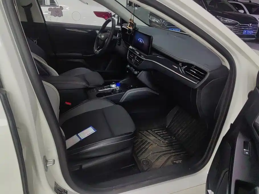 Ford Focus — миниатюра 8