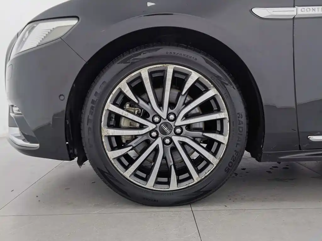 Lincoln Continental — миниатюра 17