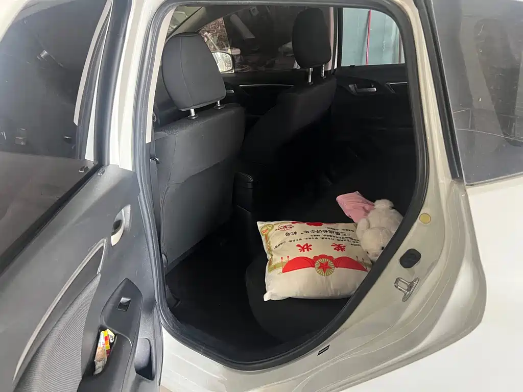 Honda Fit — миниатюра 8