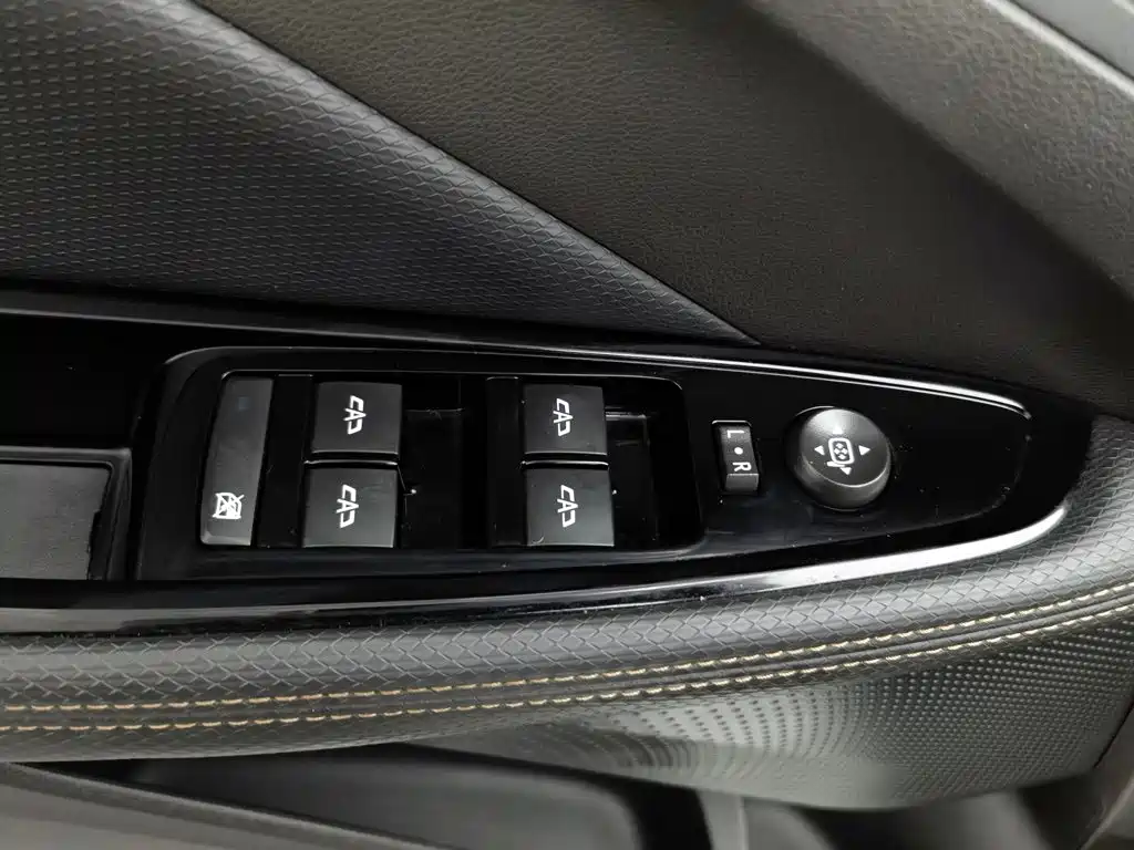 Buick Verano — миниатюра 9
