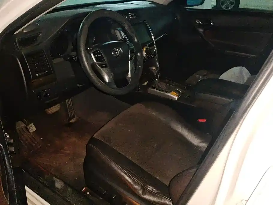 Toyota Reiz — миниатюра 9