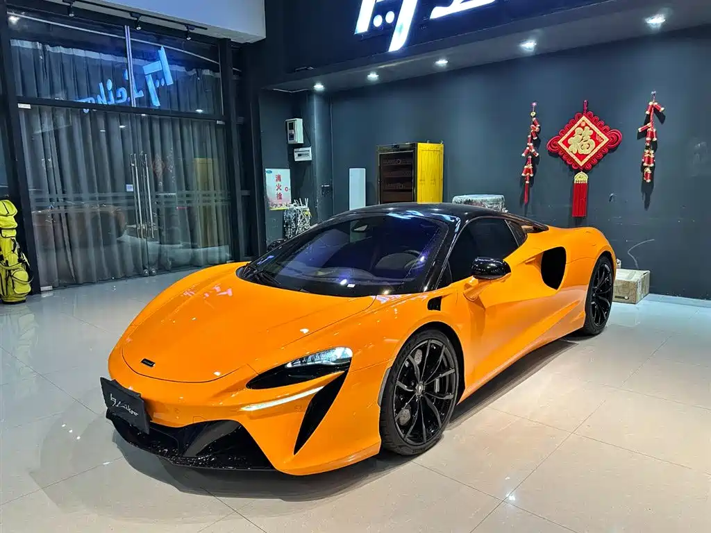 McLaren Artura 2025