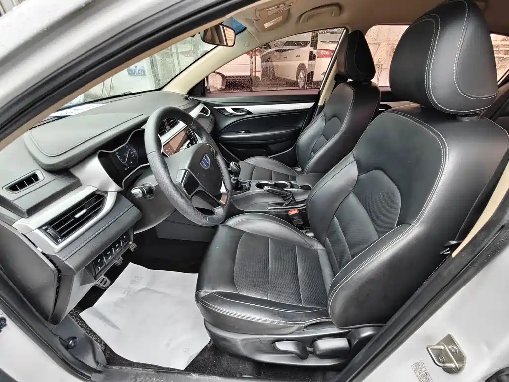 Geely Vision S1 — миниатюра 7
