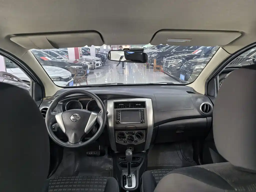 Nissan Livina — миниатюра 6