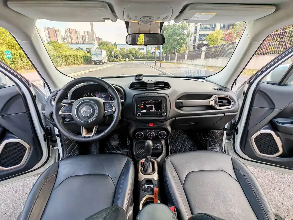 Jeep Renegade — миниатюра 10
