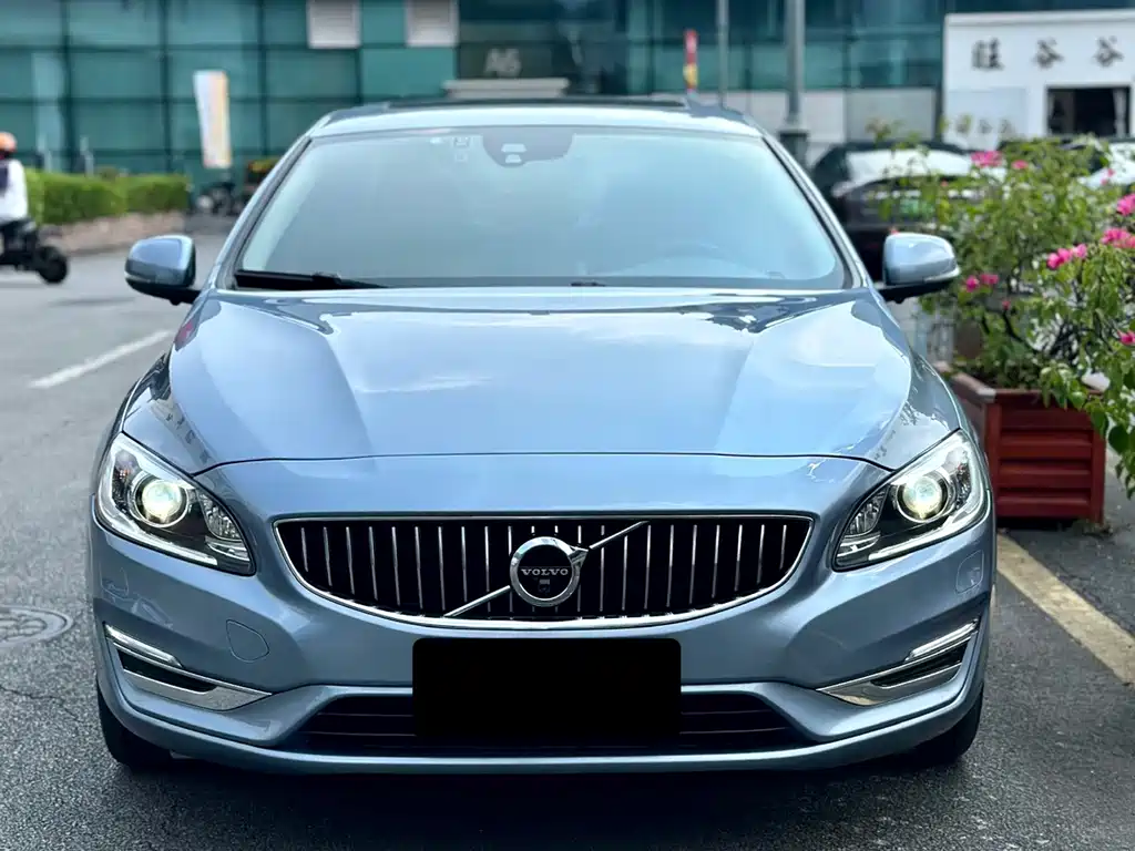 Volvo S60 — миниатюра 7