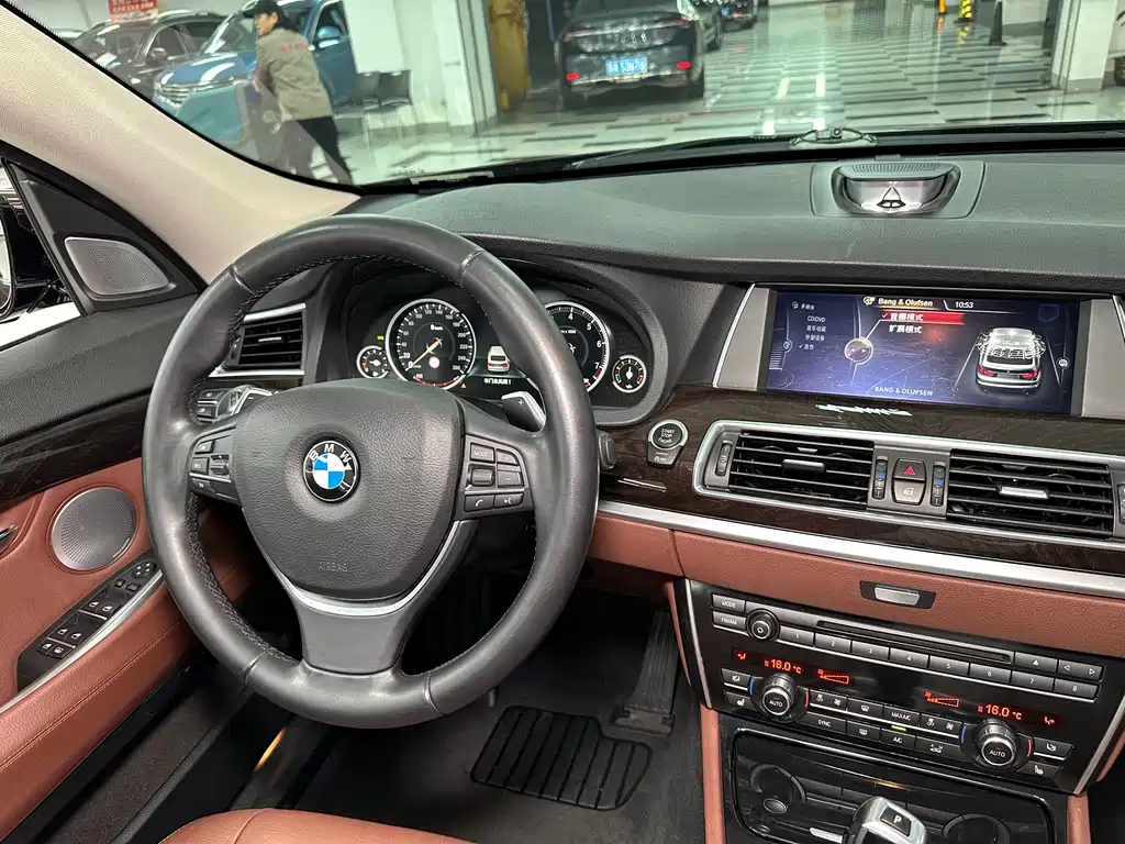 BMW 5 Series GT — миниатюра 24