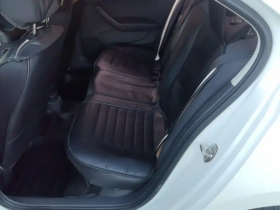 Volkswagen Santana — миниатюра 11