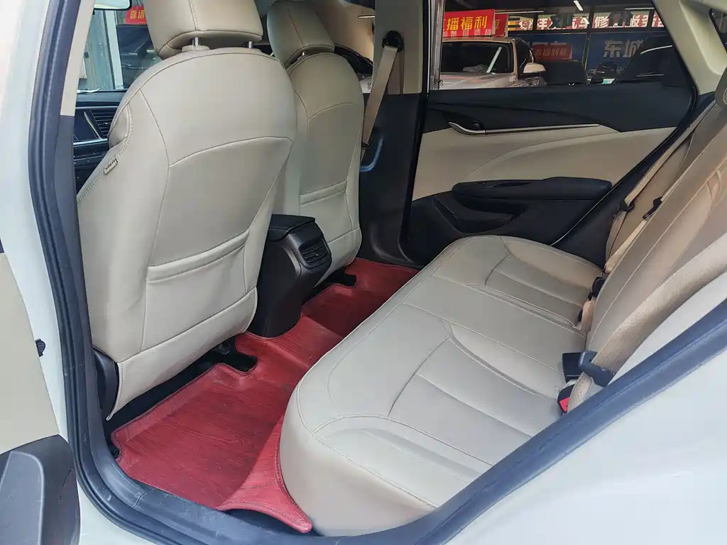 Buick Excelle — миниатюра 6