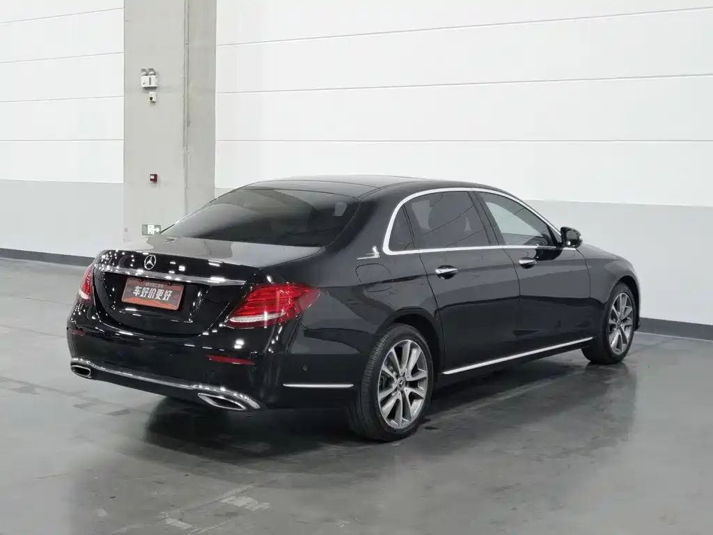 Mercedes-Benz E-Class — миниатюра 2