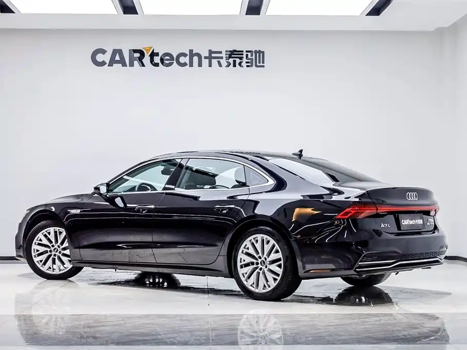 Audi A7L 2024 45TFSI S-line