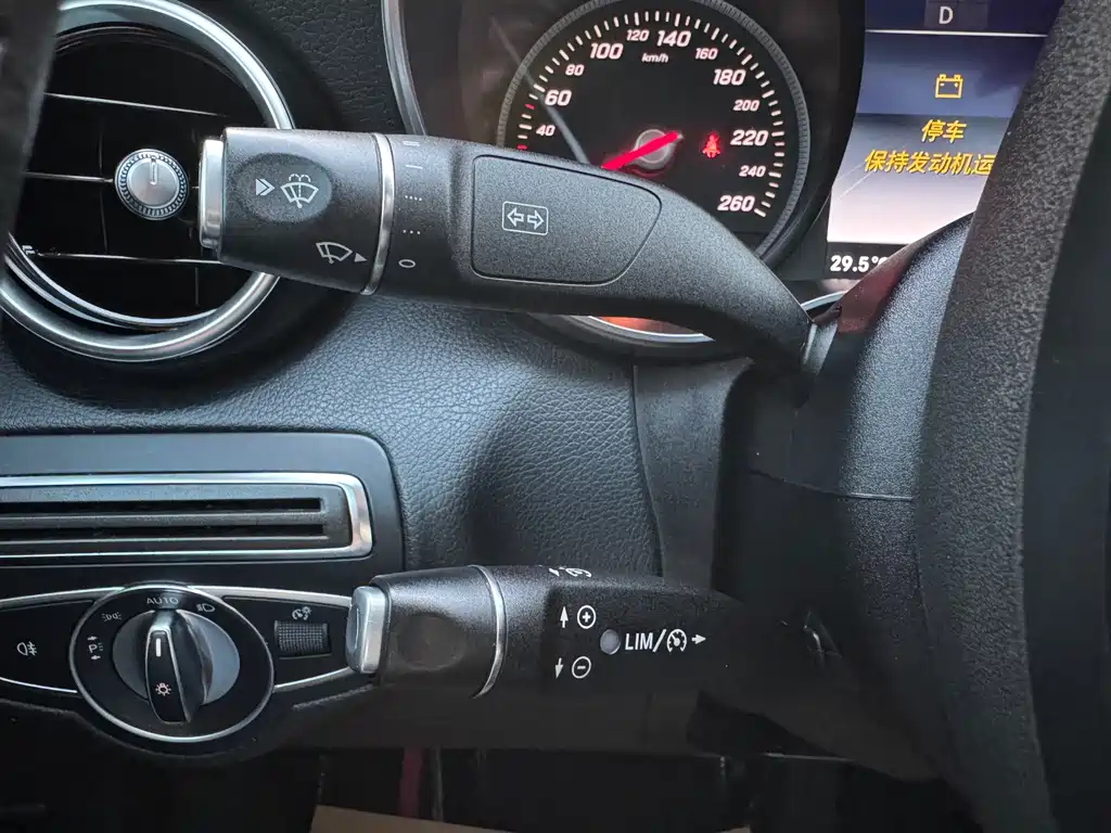 Mercedes-Benz C-Class — миниатюра 16