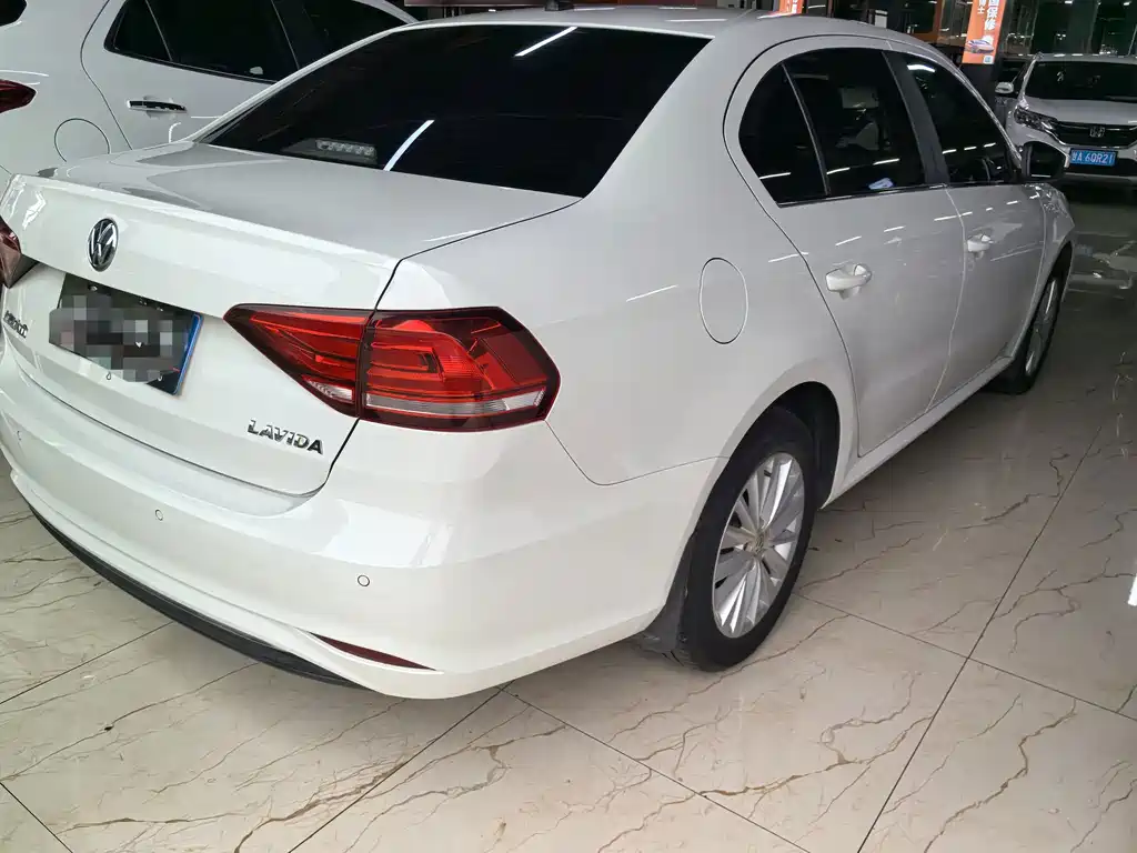 Volkswagen Lavida — миниатюра 6