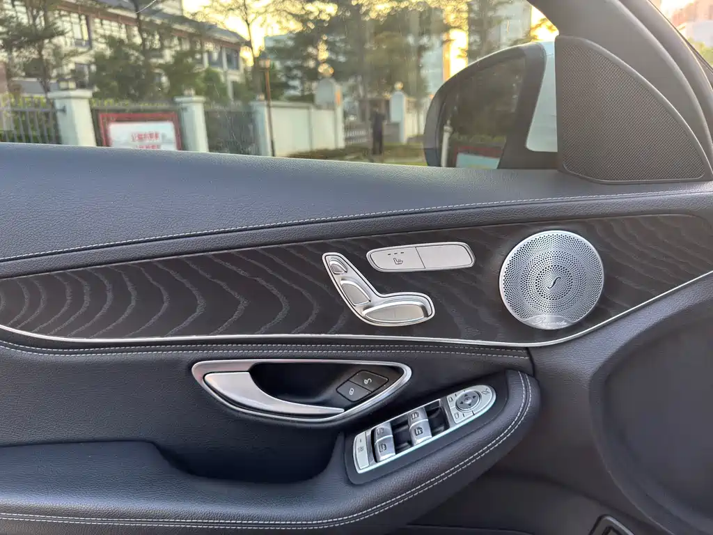 Mercedes-Benz C-Class — миниатюра 9