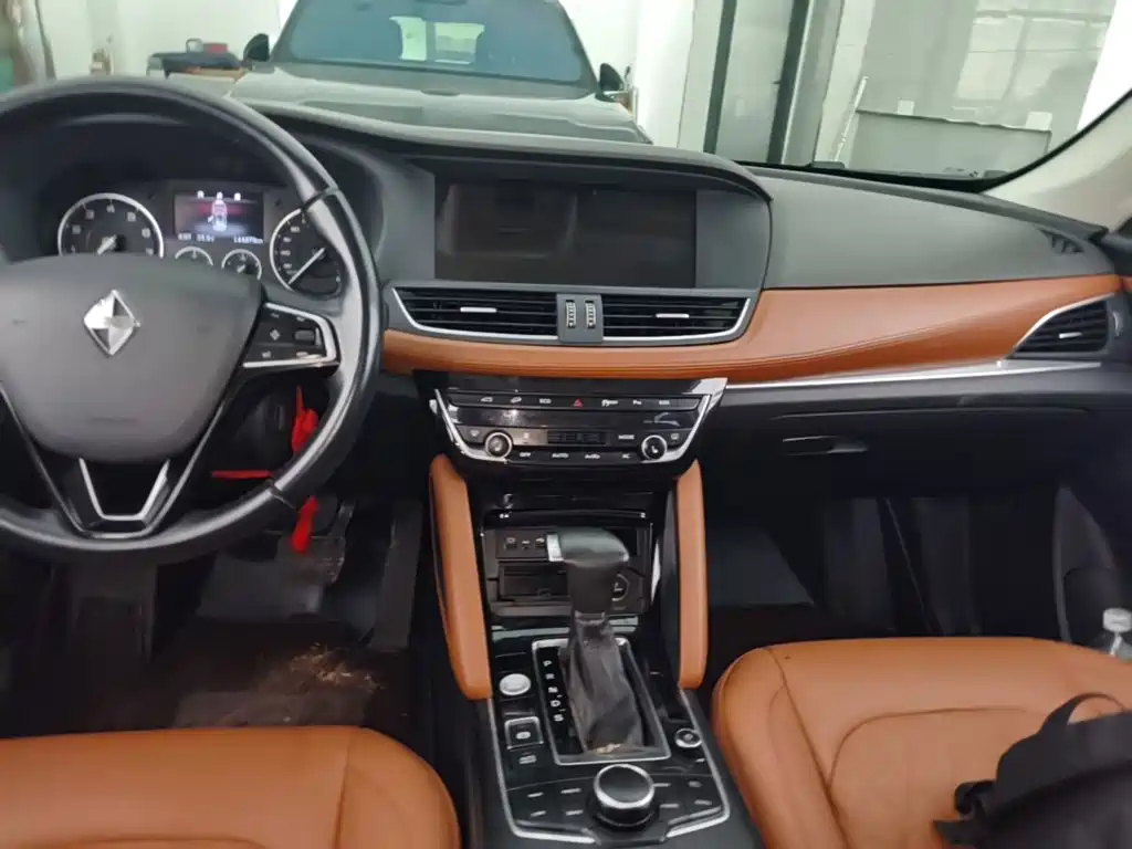 Borgward BX7 — миниатюра 13