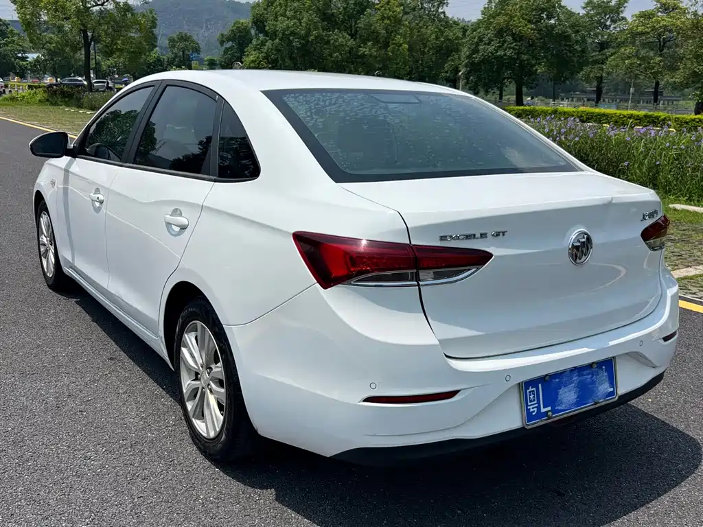 Buick Excelle — миниатюра 4