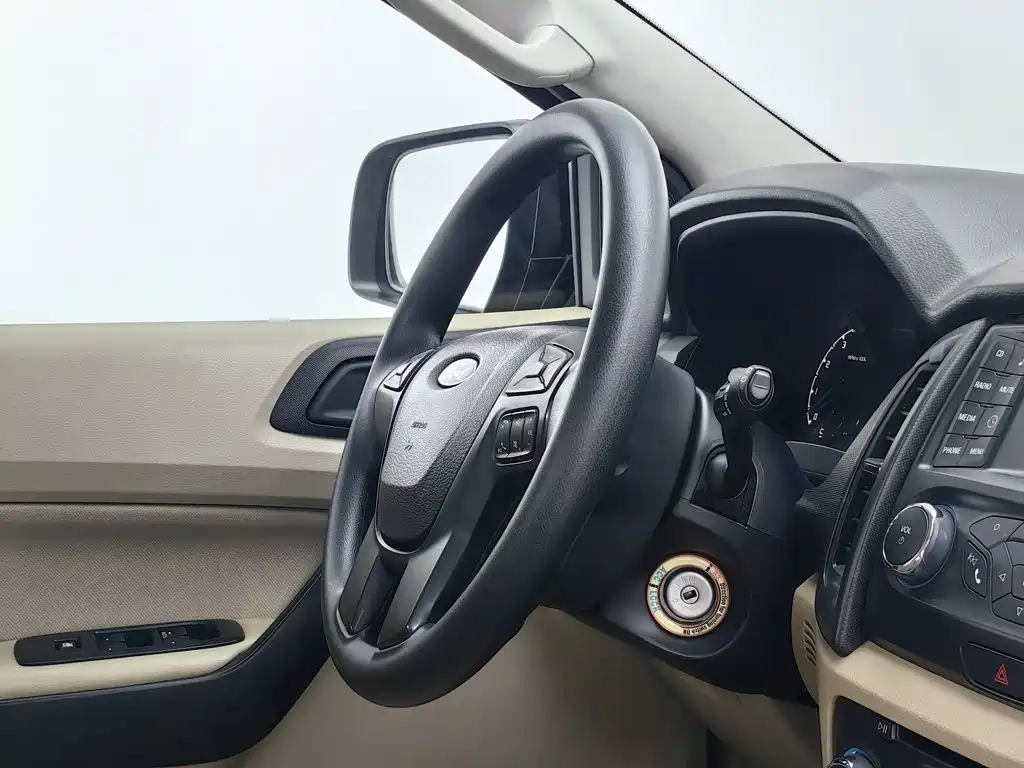 Ford Everest — миниатюра 22
