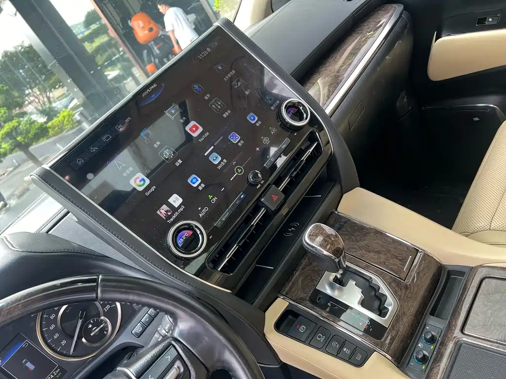Toyota Alphard 2018 3.5L Luxury