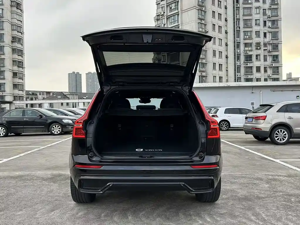 Volvo XC60 PHEV — миниатюра 15