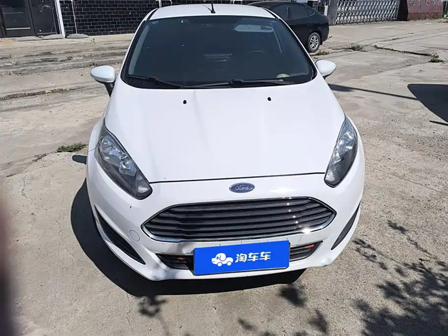 Ford Fiesta 2013 1.5L MT