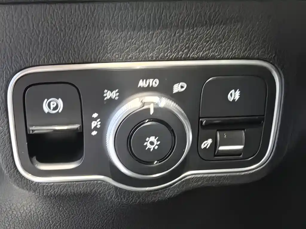 Mercedes-Benz GLB — миниатюра 6