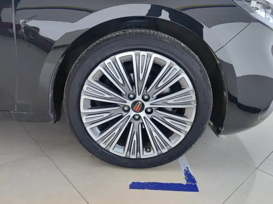 Hongqi H5 2022 1.8T AT