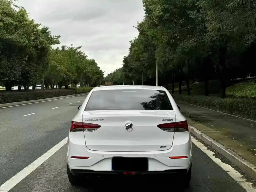 Buick Excelle — миниатюра 3