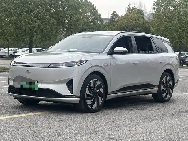 DONGFENG EΠ008 2024