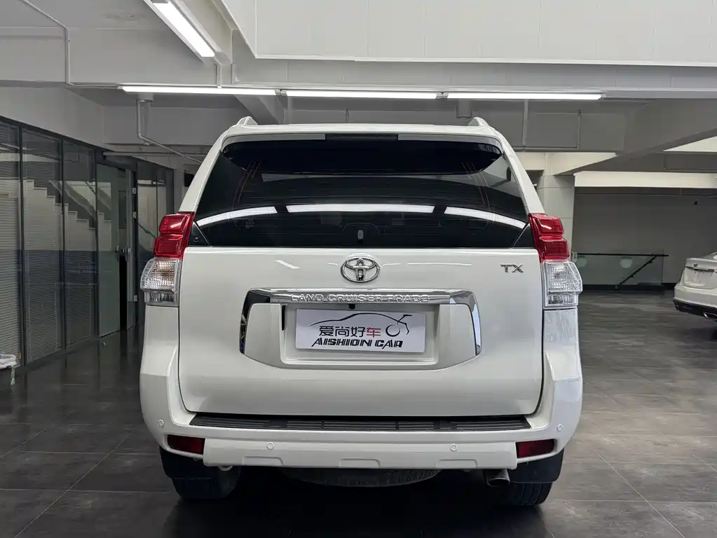 Toyota Land Cruiser Prado 2010 2.7L AT Standard