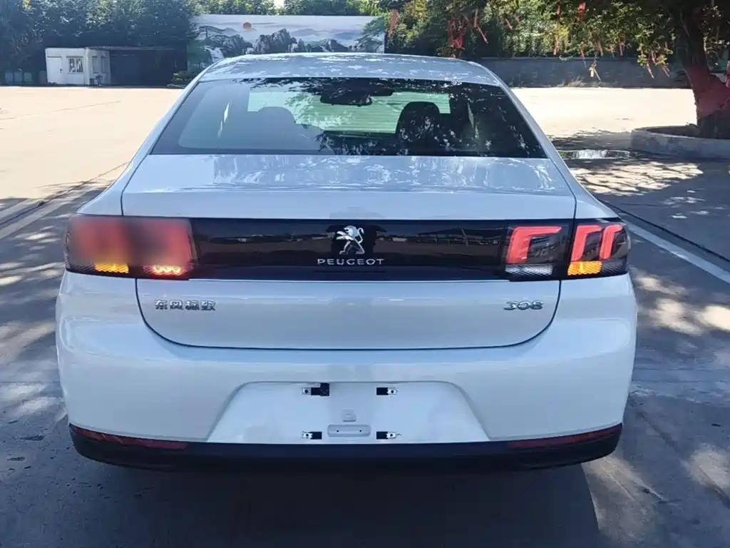 Peugeot 308 — миниатюра 6