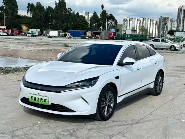 2025 BYD Qin