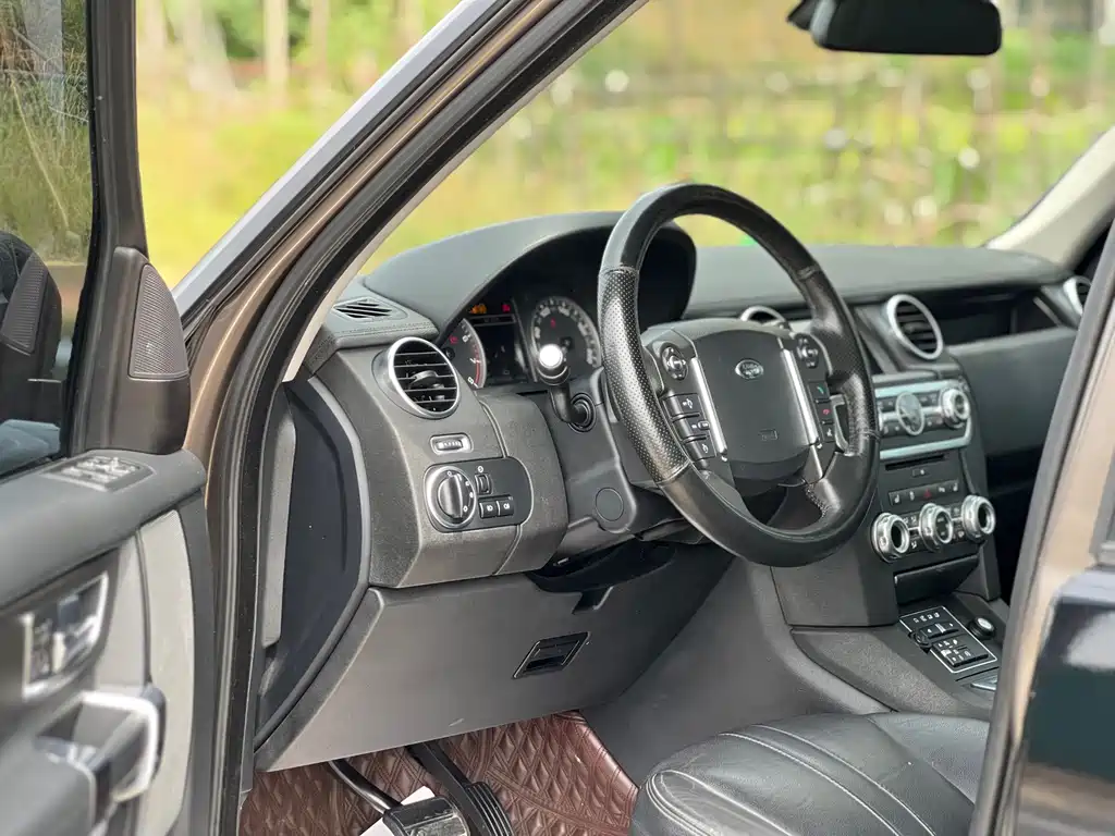 Land Rover Discovery 2015 3.0 SC V6 SE