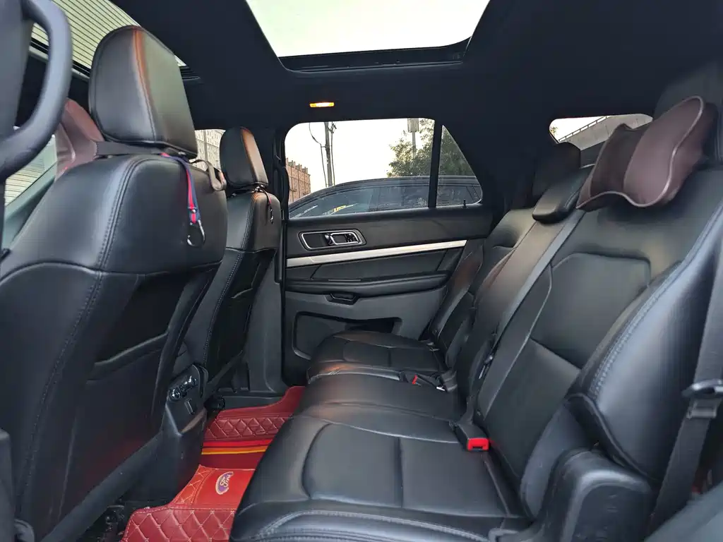 Ford Explorer (Import) — миниатюра 6