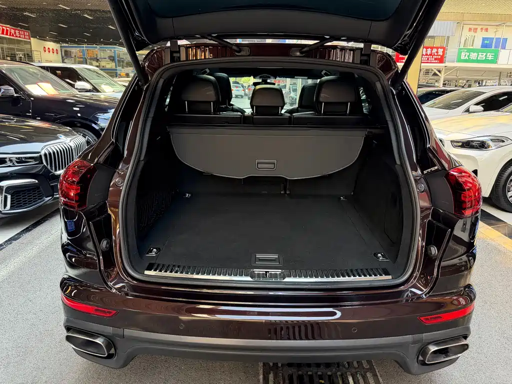 Porsche Cayenne — миниатюра 31