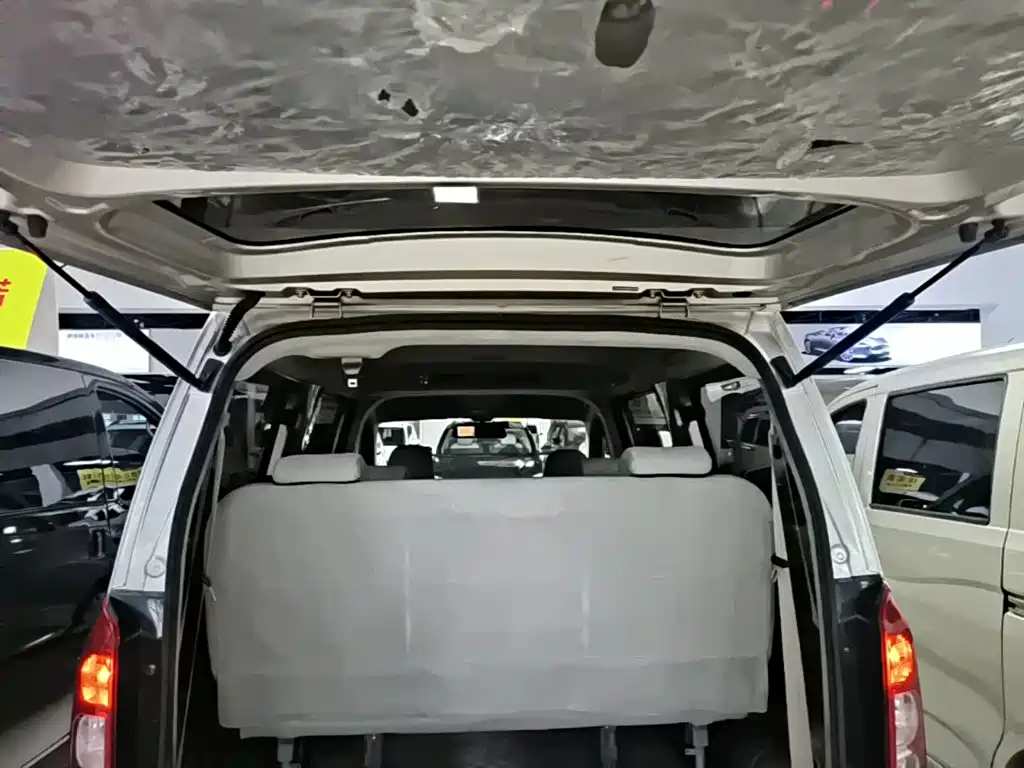 Wuling Hongguang V — миниатюра 19