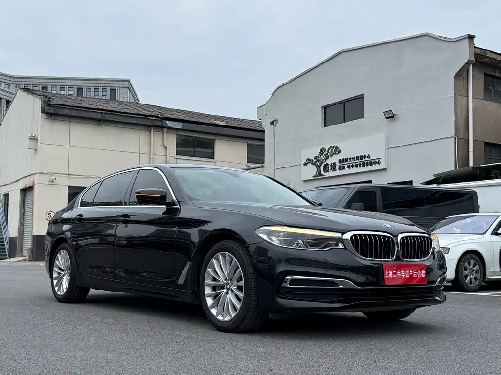 BMW 5 Series — миниатюра 3