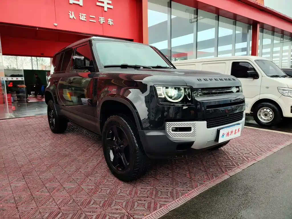 LAND ROVER DEFENDER
