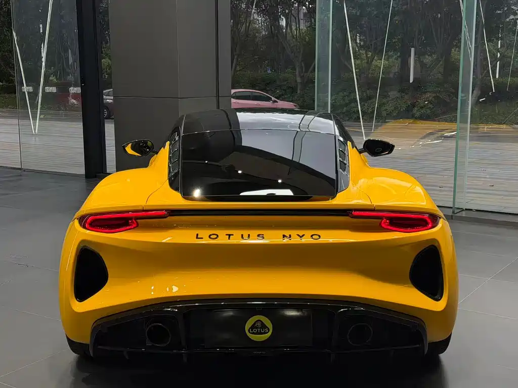 Lotus Emira — миниатюра 3