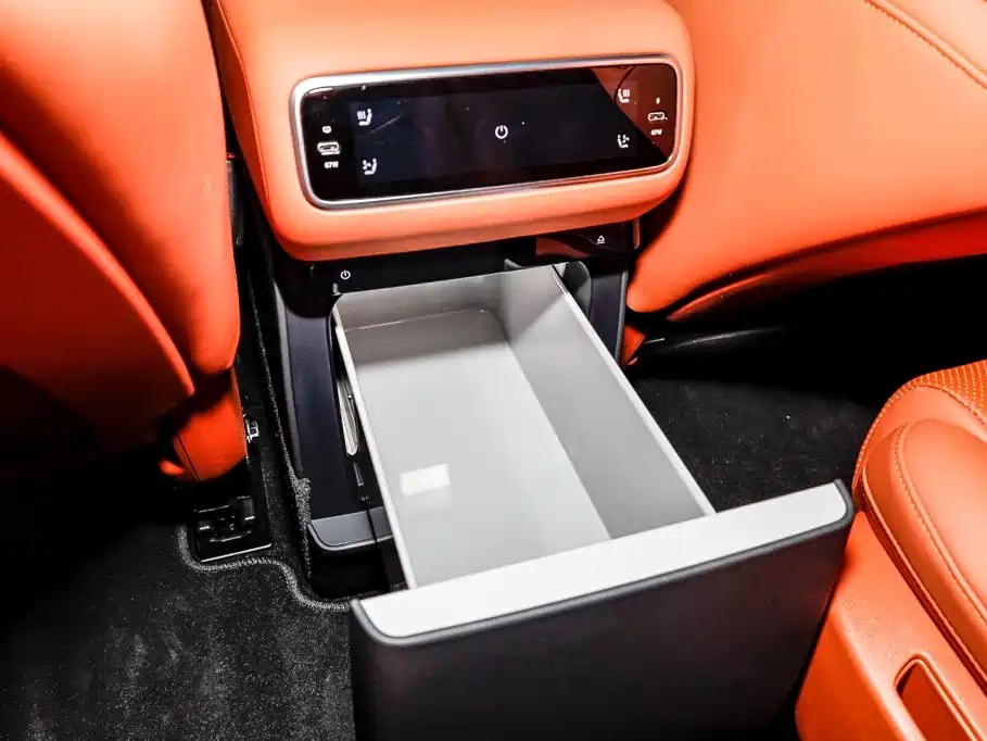 Li Auto Li L8 — миниатюра 16